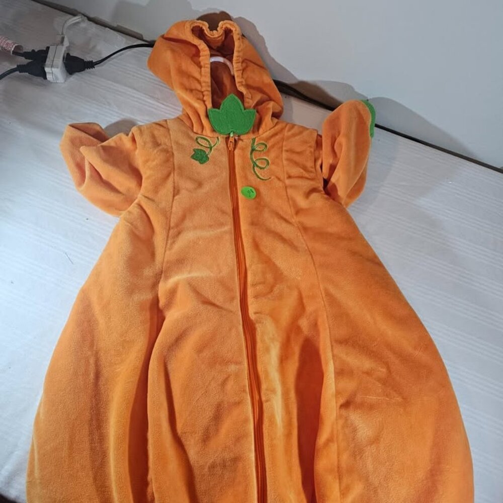 PUMPKIN ZIP-UP SNUGGLY SACK FOR YOUR HALLOWEEN CUTIE